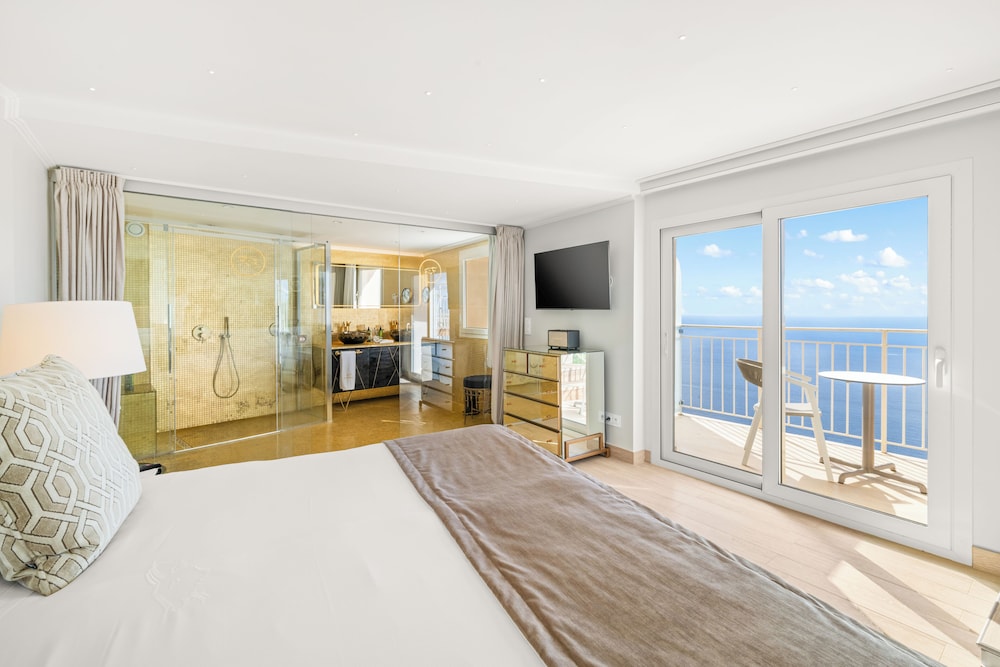 Executive Suite - Photo 4