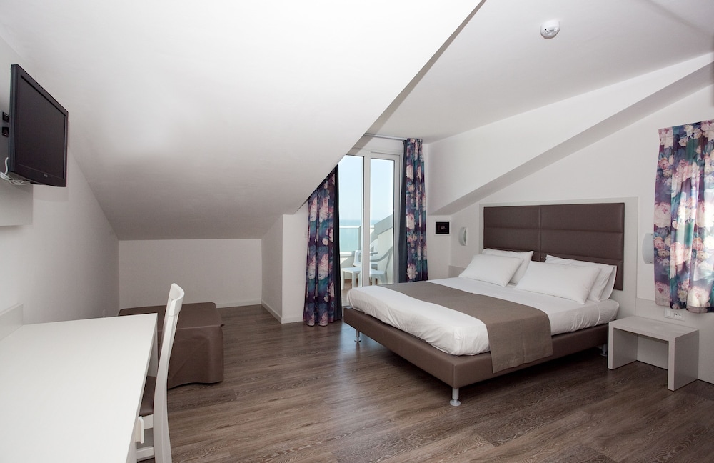 Superior Double Room, Sea View photo 2