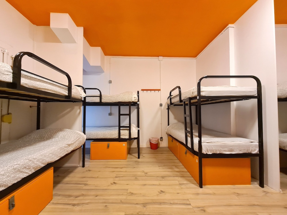 Basic Shared Dormitory, Multiple Bedrooms