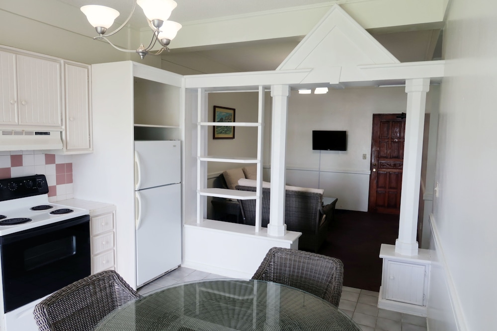 Basic Condo, 2 Bedrooms photo 3