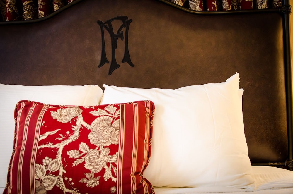 Traditional Room, 1 Queen Bed photo 2