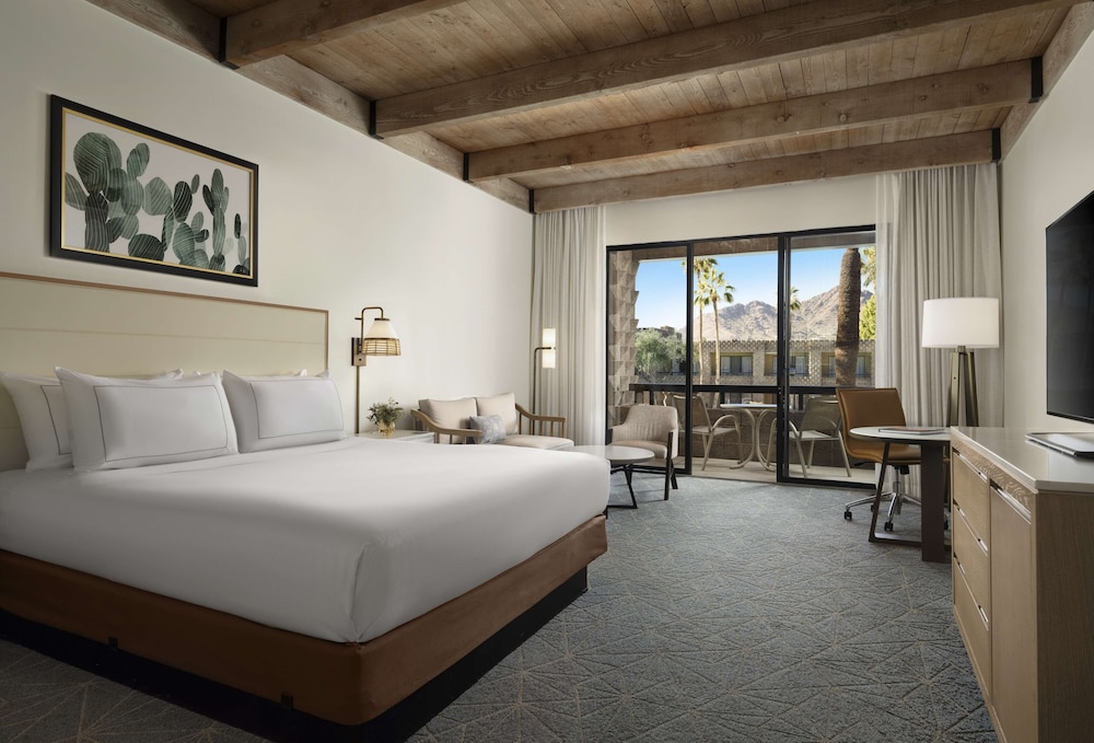 Room, 1 King Bed (Patio Or Balcony View Room) - Photo 3