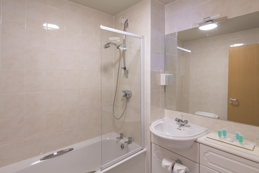 Standard Room, 1 Double Bed, Non Smoking, Golf View - Photo 6