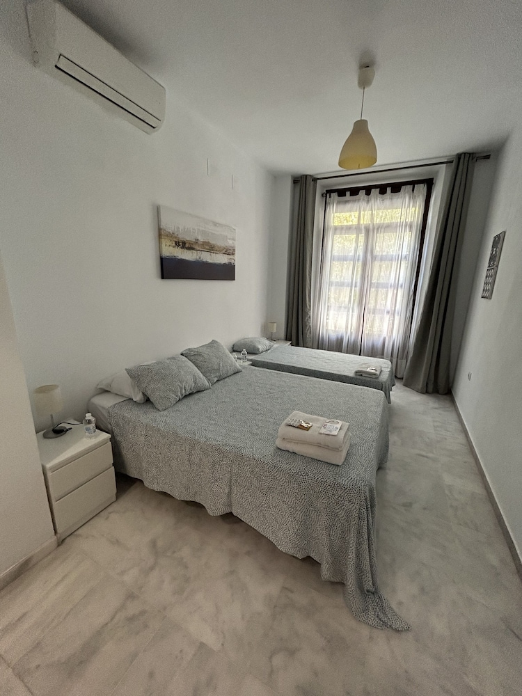 Standard Triple Room, Ensuite, City View