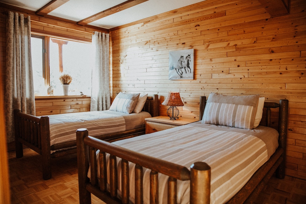 Deluxe Double Room, 2 Twin Beds, Non Smoking, River View photo 1