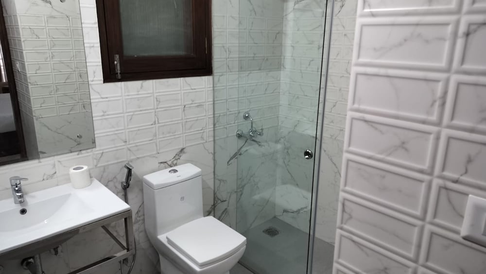 Deluxe Room - Photo 5