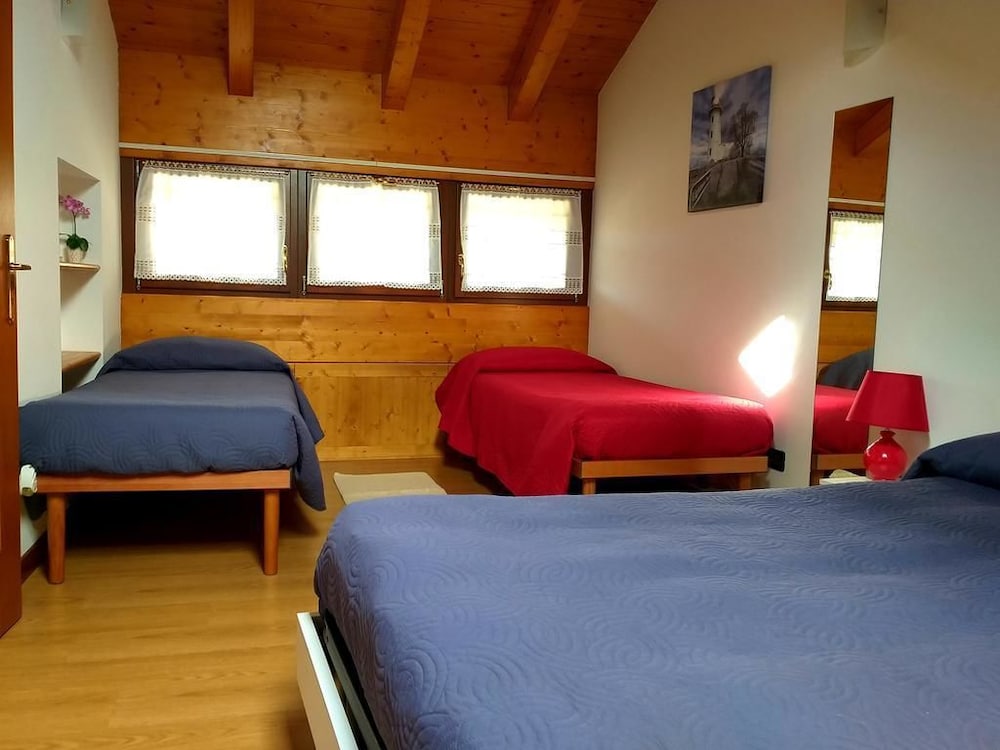 Double Room, Shared Bathroom photo 1