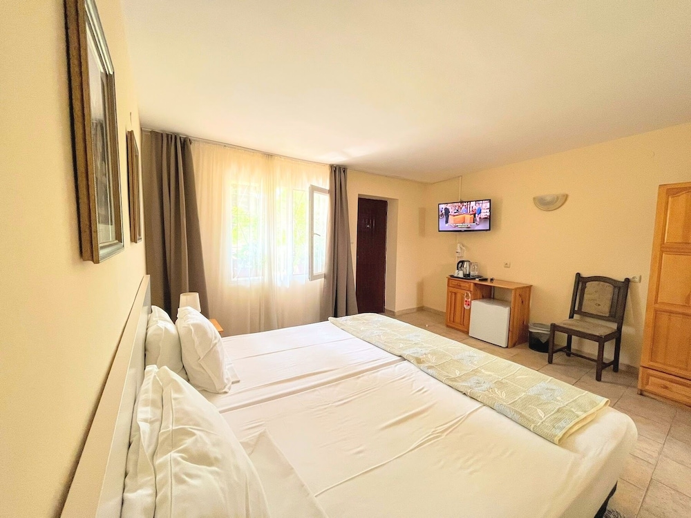 Economy Double Room, Patio - Photo 1