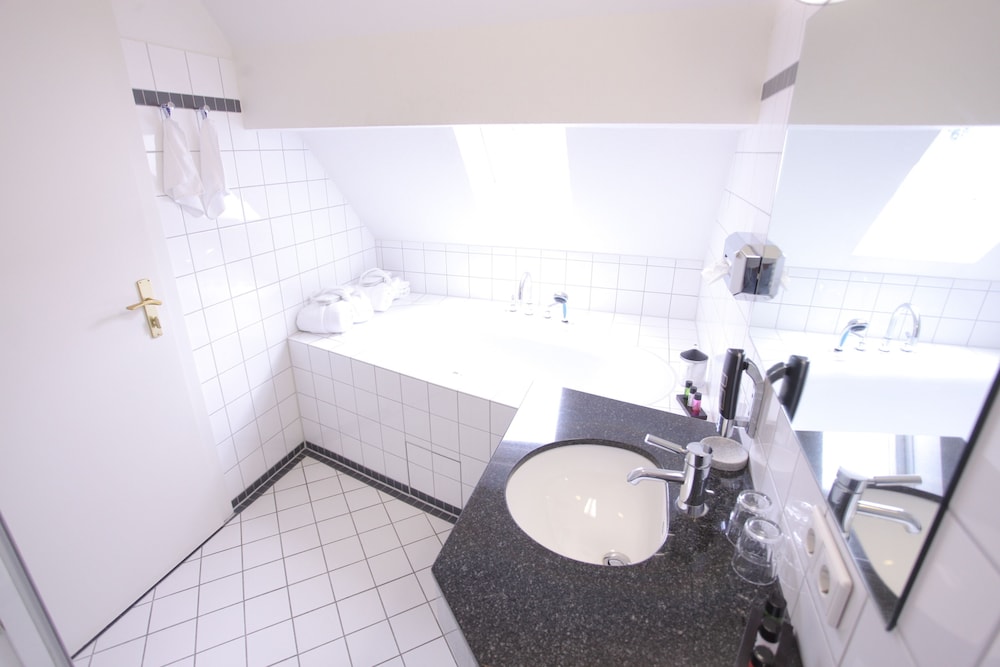 Suite - Photo 4