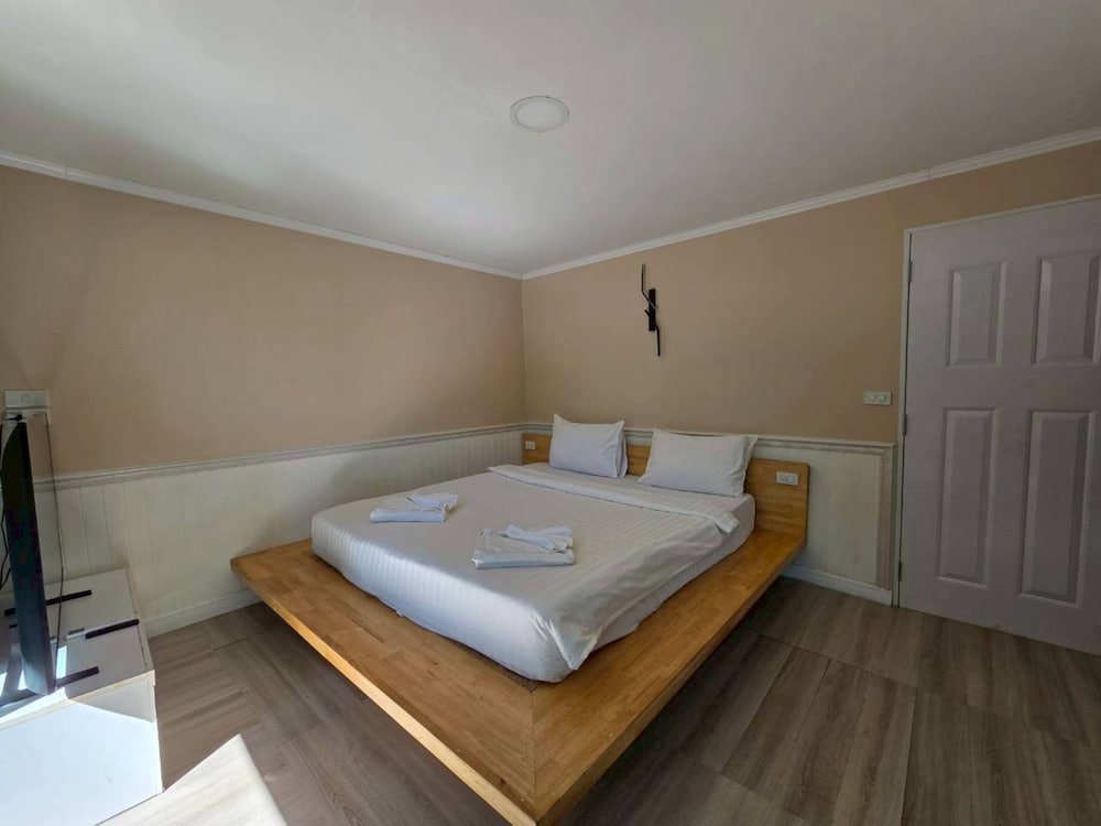 Superior Suite - Photo 3