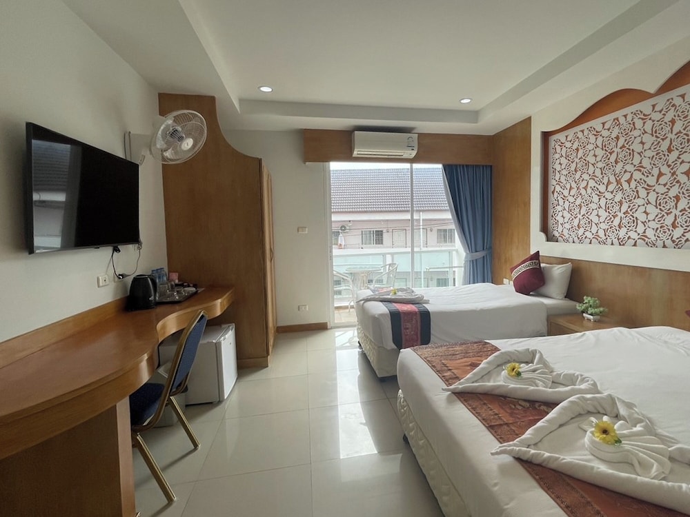 Triple Room, Balcony - Photo 17