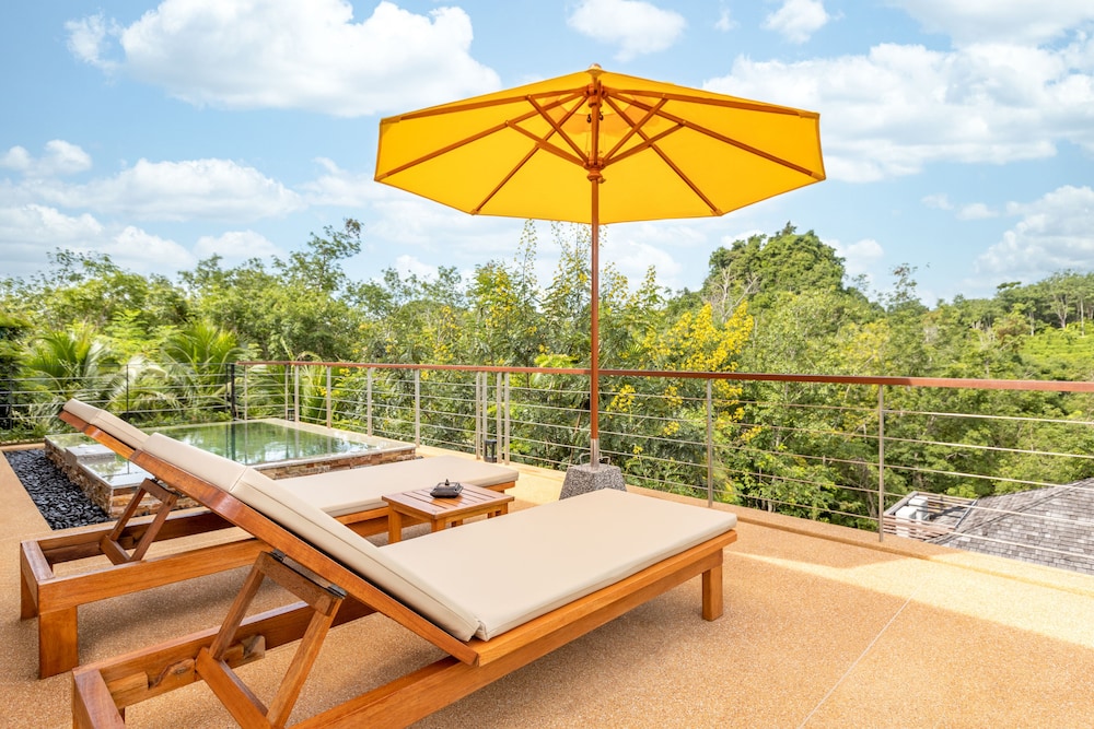 HIDEAWAY JACUZZI VILLA-RIMLAY