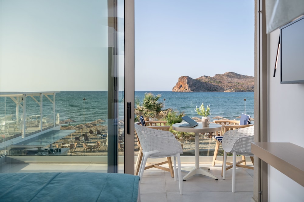Design Loft, 2 Bedrooms, Sea View, Sea Facing
