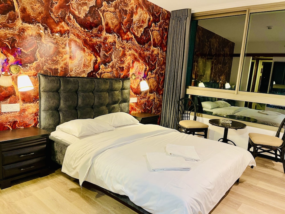 Design Room - Photo 6