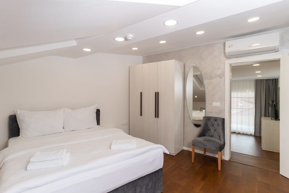 Luxury Studio
