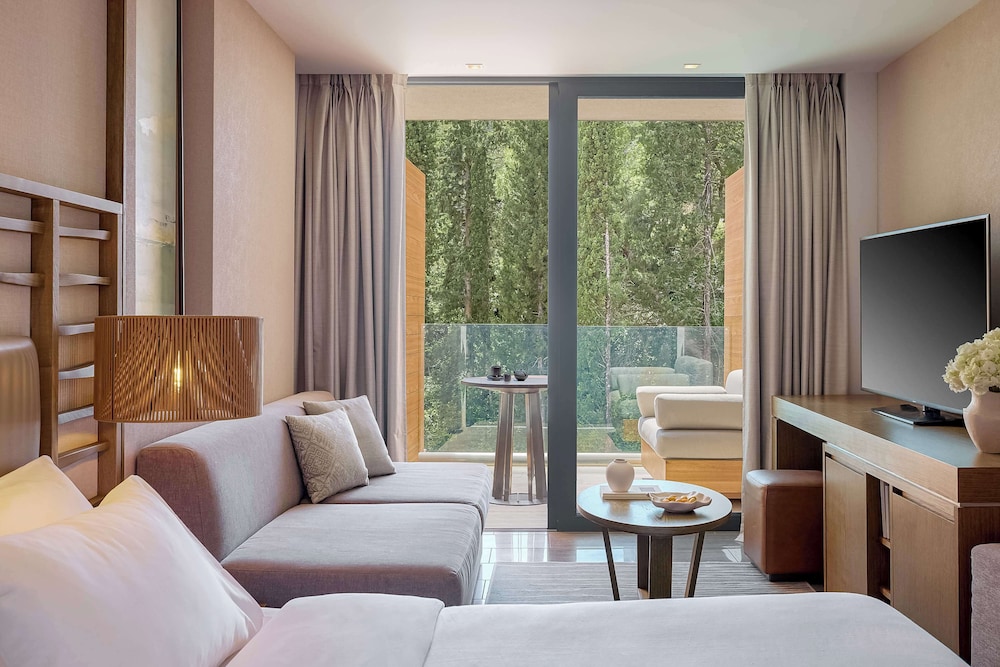 Achilleion Woodland View Grand Room - Twin - Photo 1
