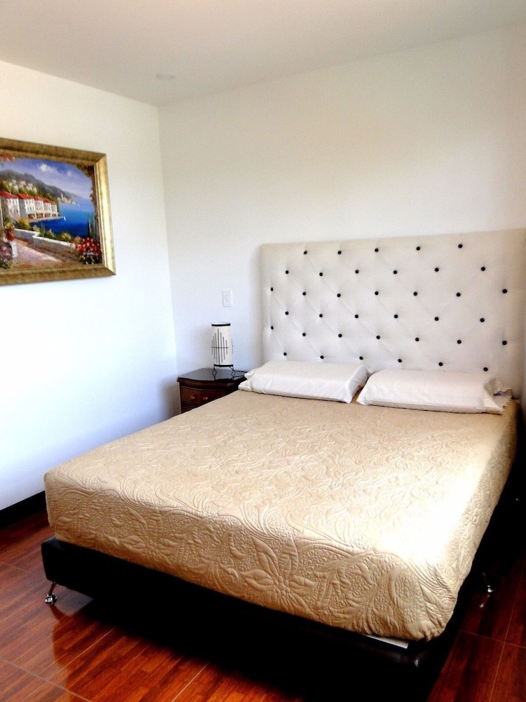 Room, 1 Queen Bed, Garden View photo 1