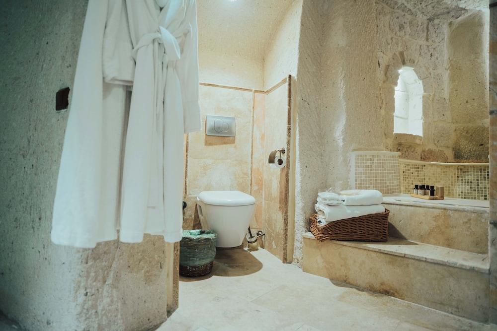 King Cave Suite with Stone Bathtub - Photo 9