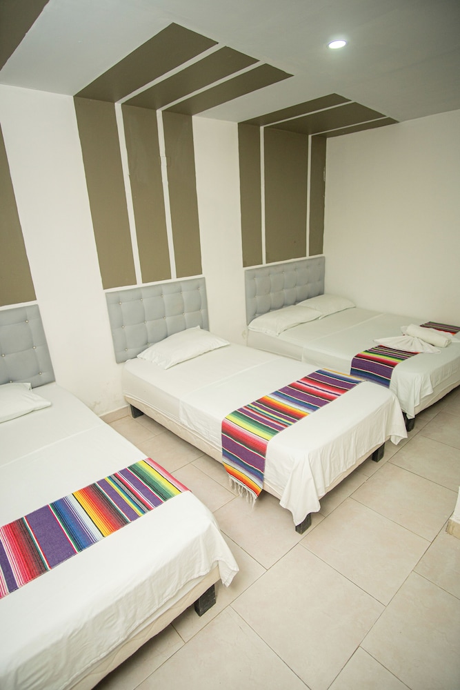 Standard Triple Room - Photo 15