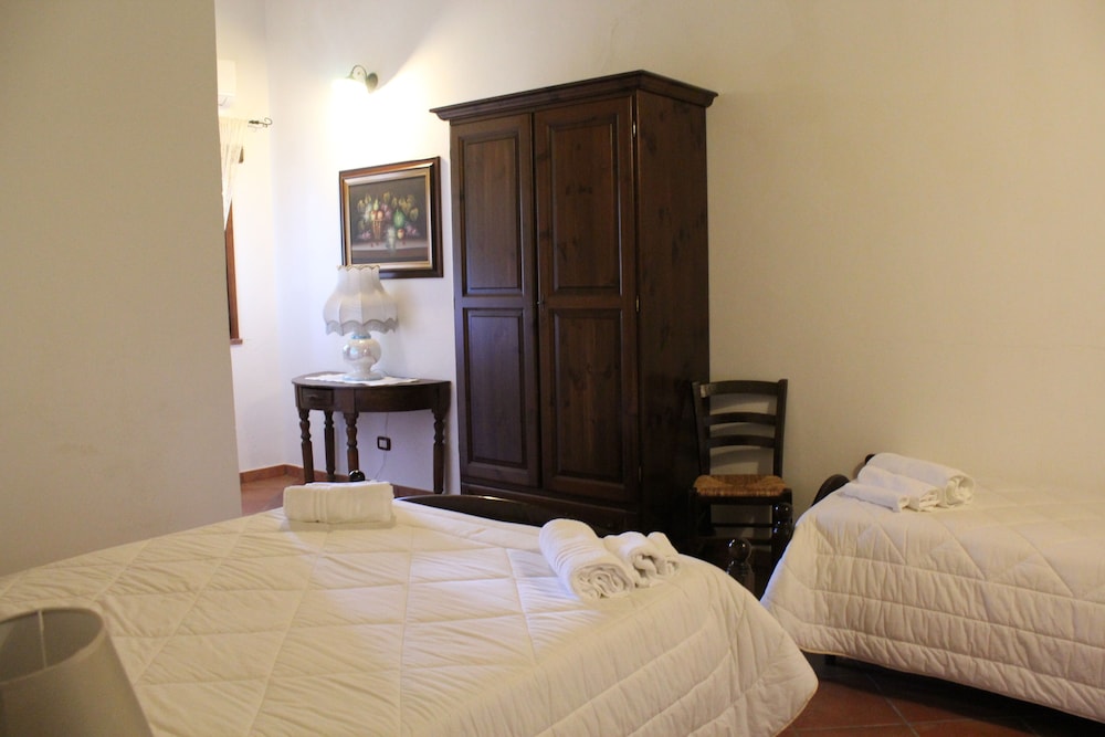 Traditional Triple Room photo 3
