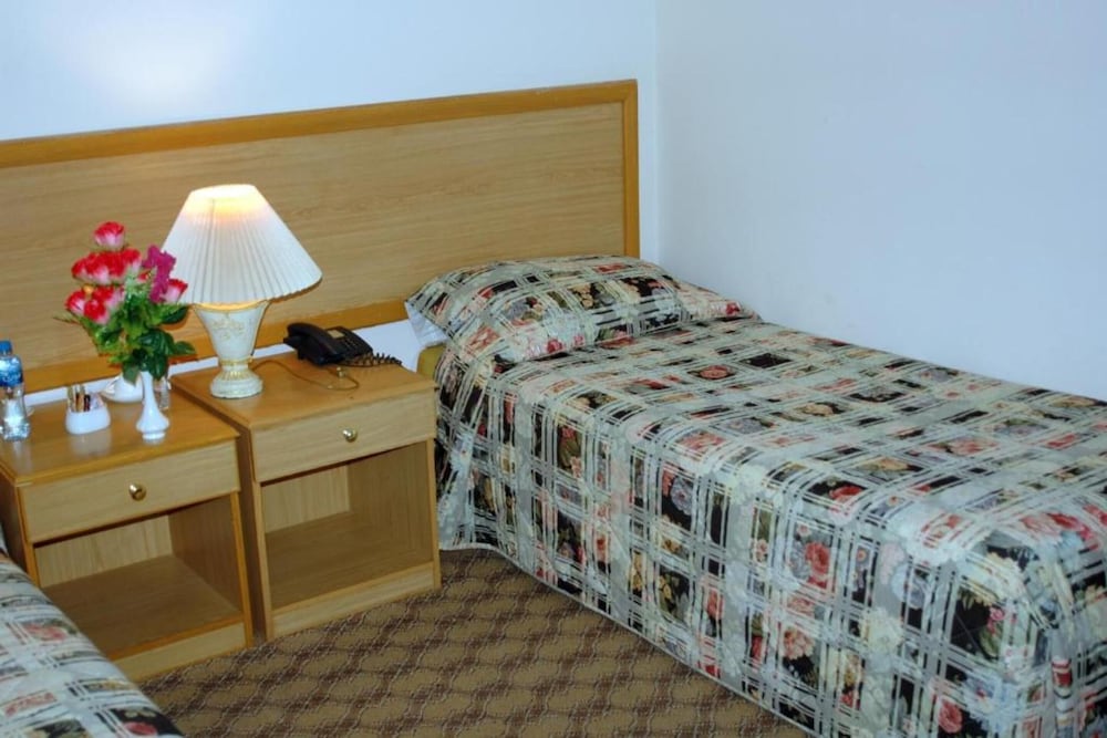 Standard Twin Room photo 2