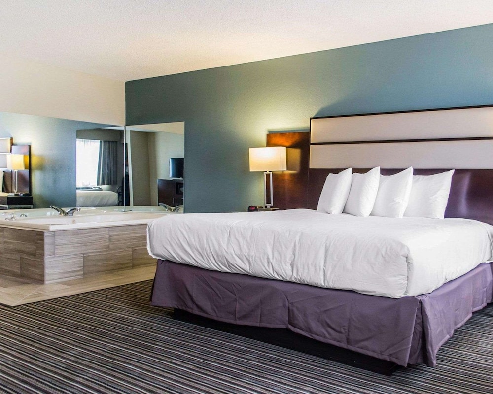 Room, Multiple Beds, Non Smoking - Photo 2