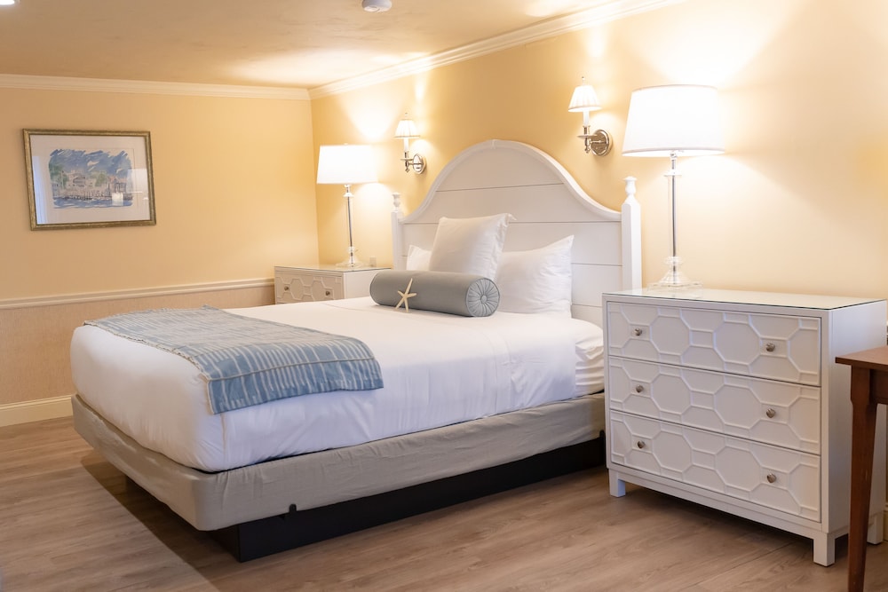 1 King Bed Standard Room