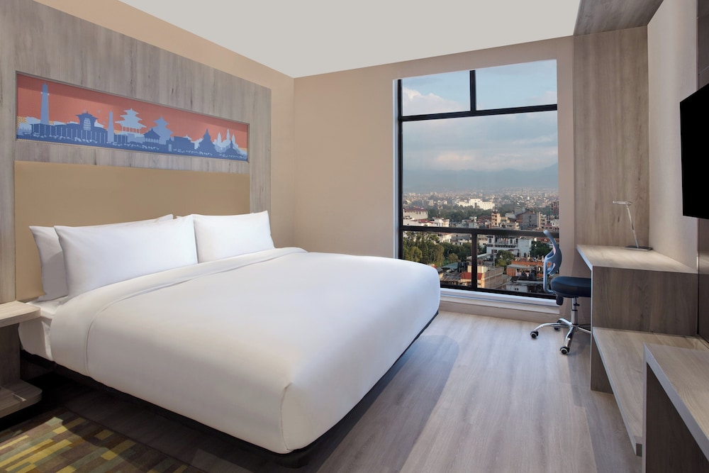 Room, 1 King Bed - Photo 3