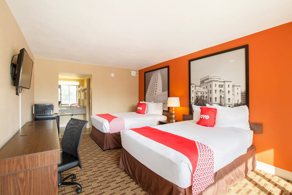 Room, 2 Double Beds, Smoking photo 2