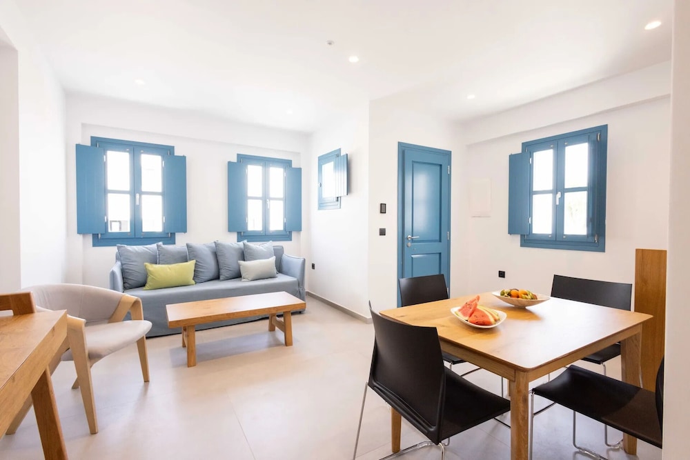 Comfort Room (Courtyard | Family) - Photo 6