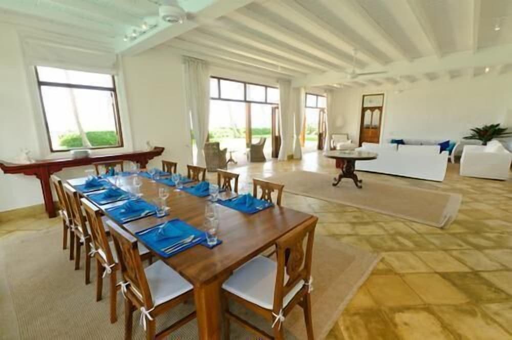 Villa, 5 Bedrooms (3 Double Beds,1 Twin, 3 Bunk Beds) photo 1