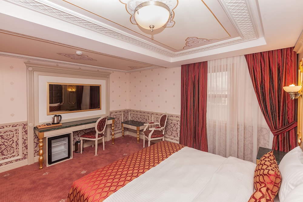 Deluxe Triple with Terrace photo 1