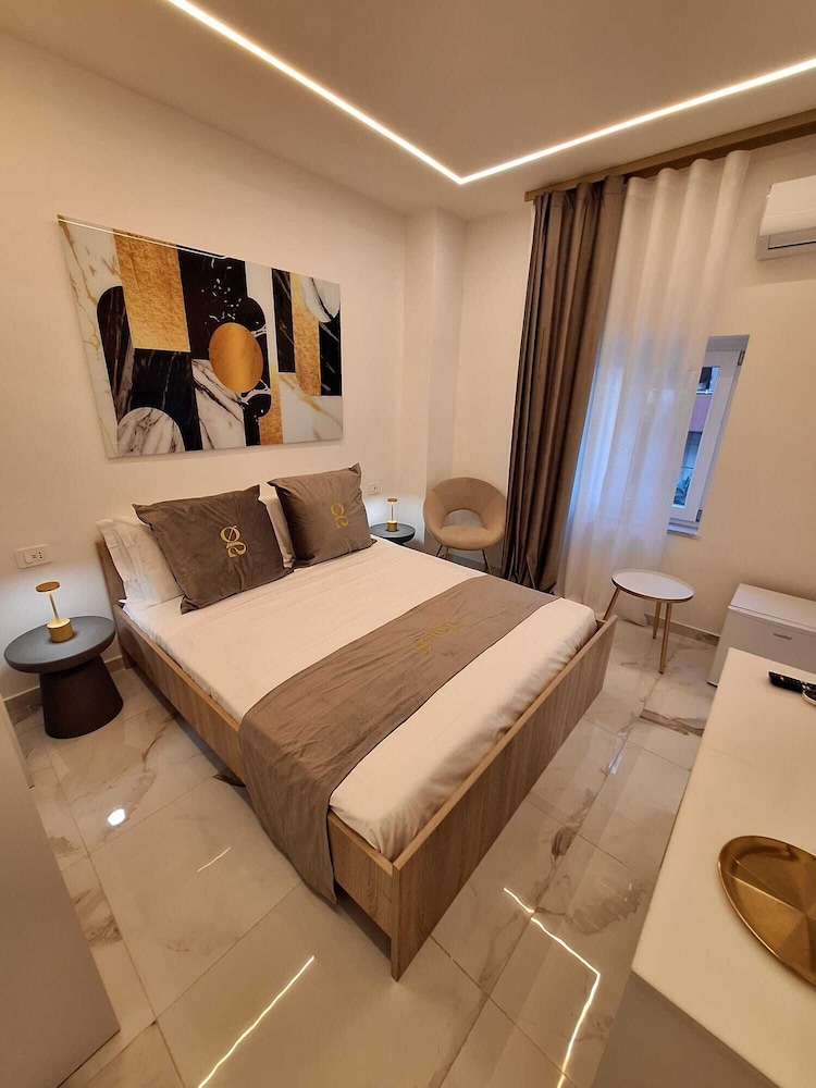 Basic Room, Courtyard View