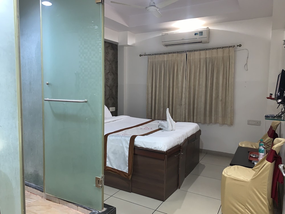 Deluxe Ac Room - Photo 1