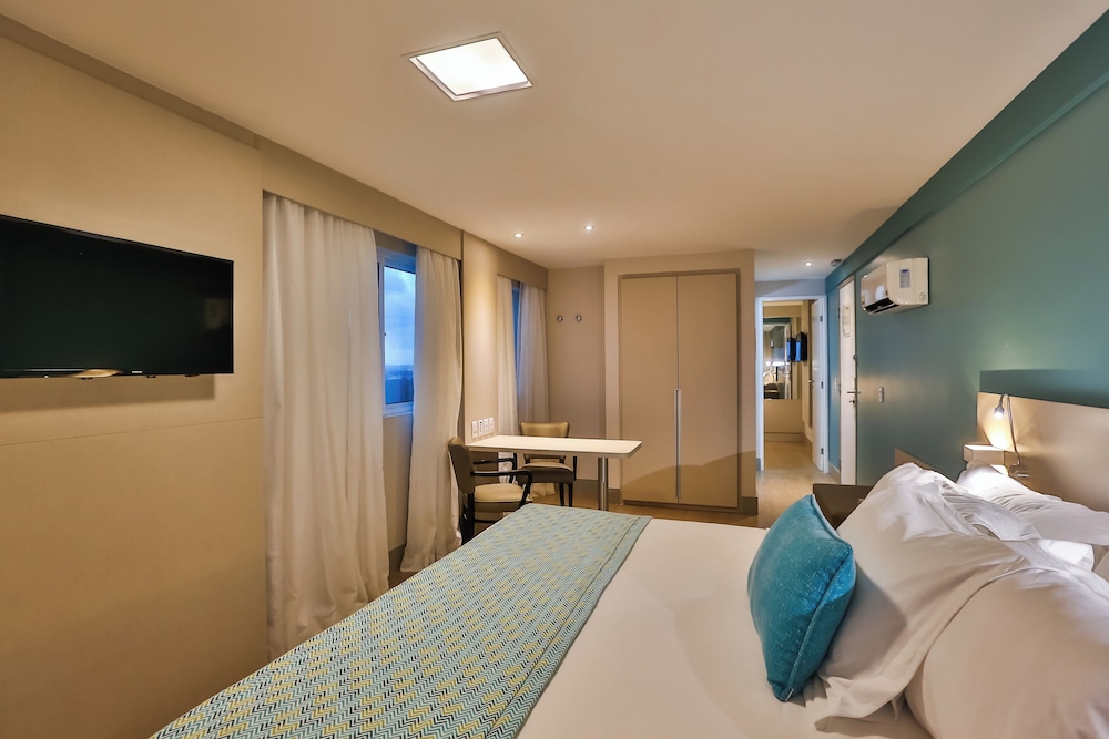 Suite Luxo Queen Triplo