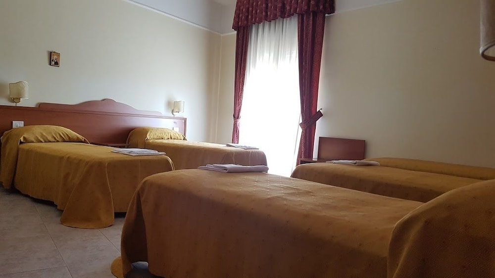 Quadruple Room photo 2