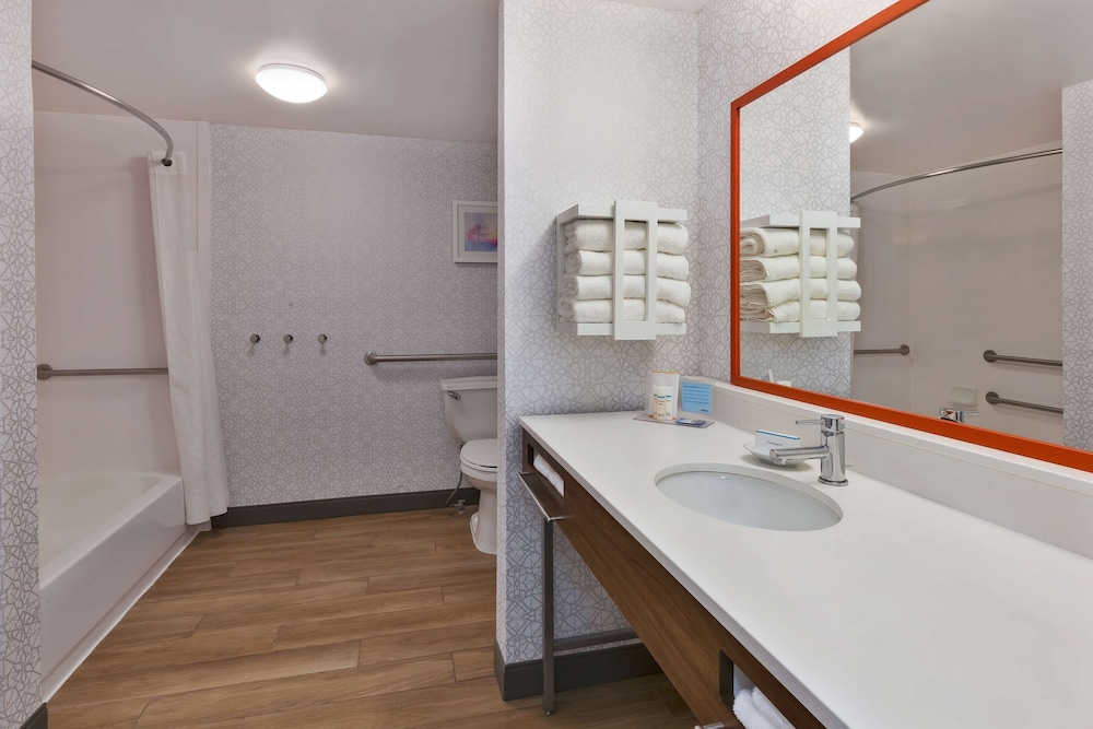 Suite, 2 Queen Beds, Accessible, Bathtub (Mobility & Hearing) - Photo 4