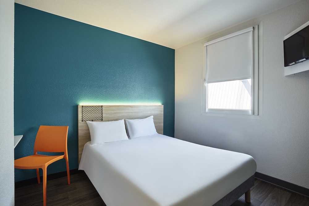 Room, 1 Double Bed, Private Bathroom (Cabrio) photo 2