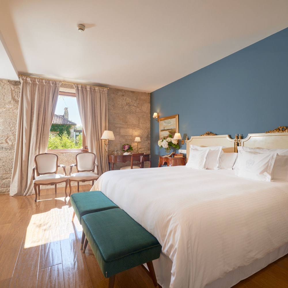 Deluxe Room - Photo 3