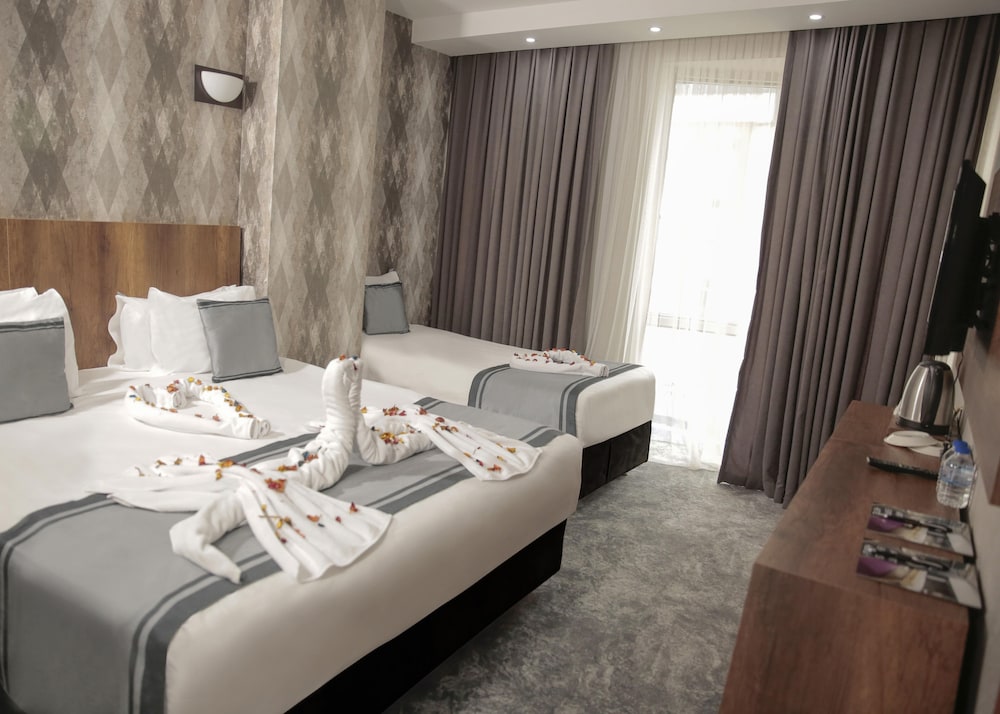 Deluxe Triple Room - Photo 4