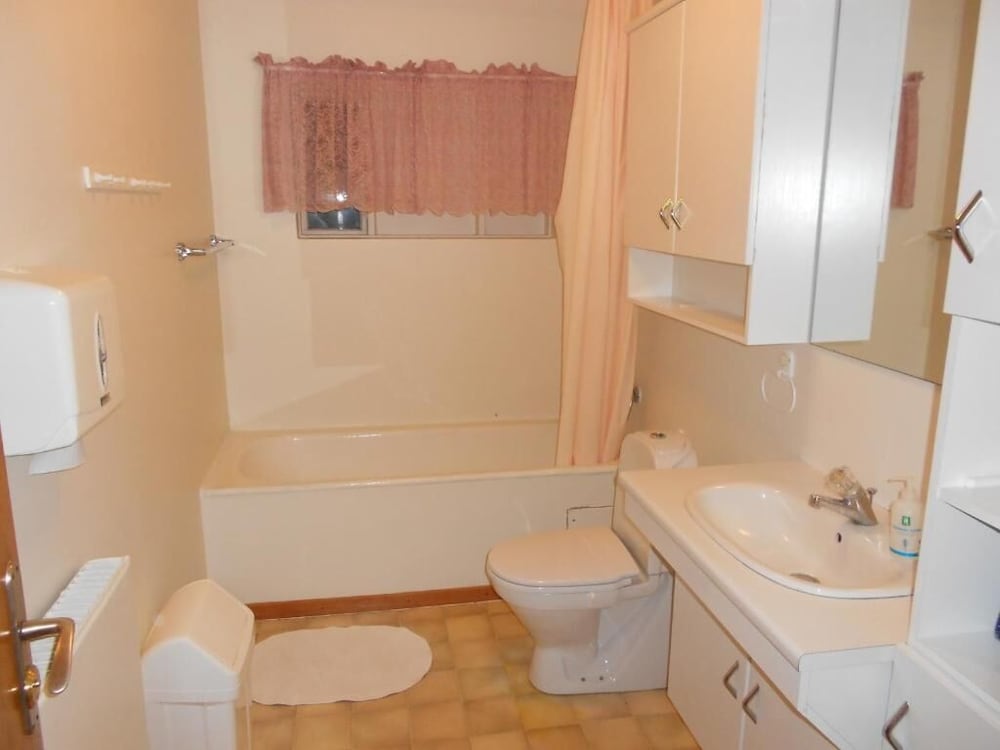 Single Room, Shared Bathroom photo 3