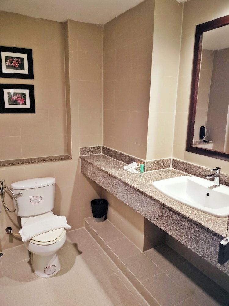 Grand Deluxe Room - Photo 7