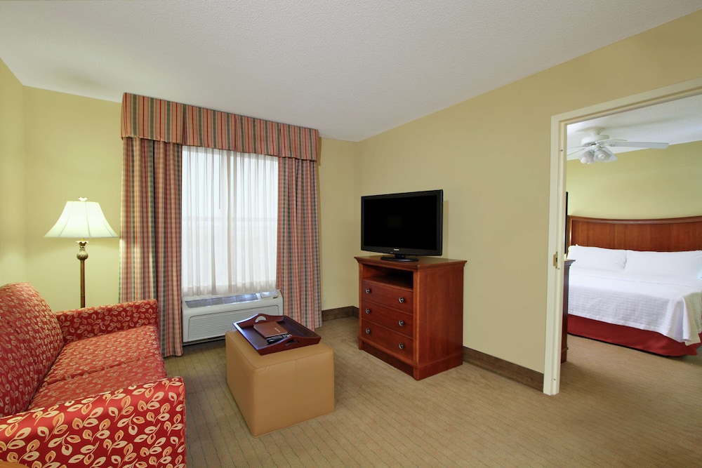 Two Bedroom Suite, Two King Beds, Non-Smoking - Photo 3