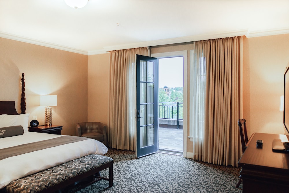 Luxury Room, 1 King Bed, Terrace - Photo 2