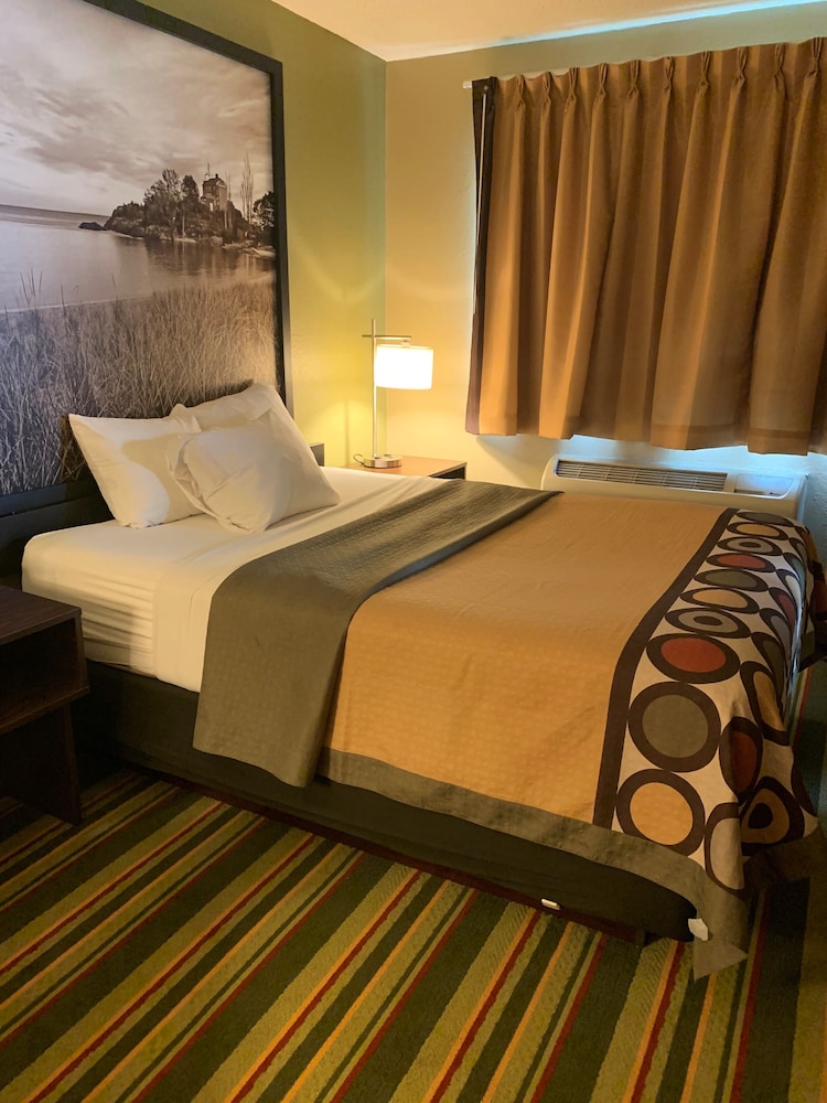Room, 1 Queen Bed, Non Smoking - Photo 3