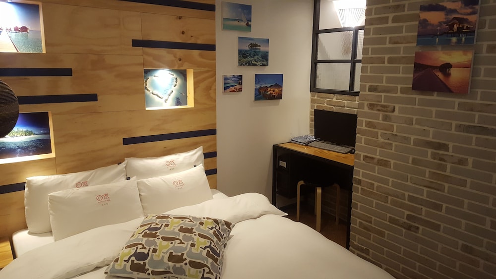Premium Room - Photo 22