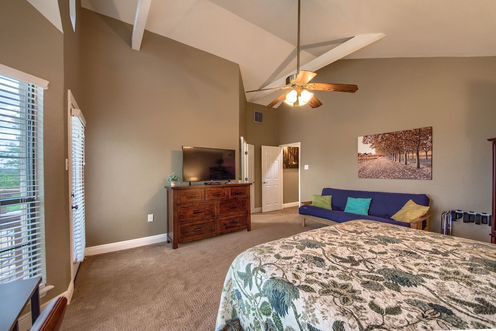 House, 4 Bedrooms photo 3