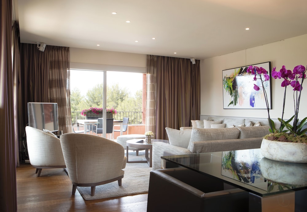Suite Exception photo 2