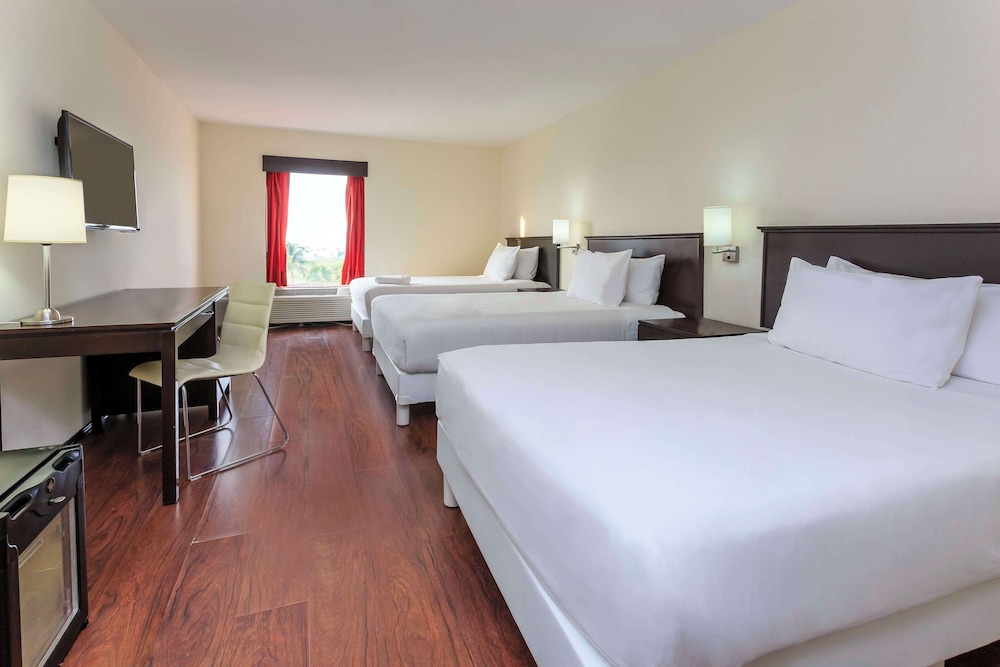 Standard Triple Room (Extra Bed 6 adults) - Photo 1