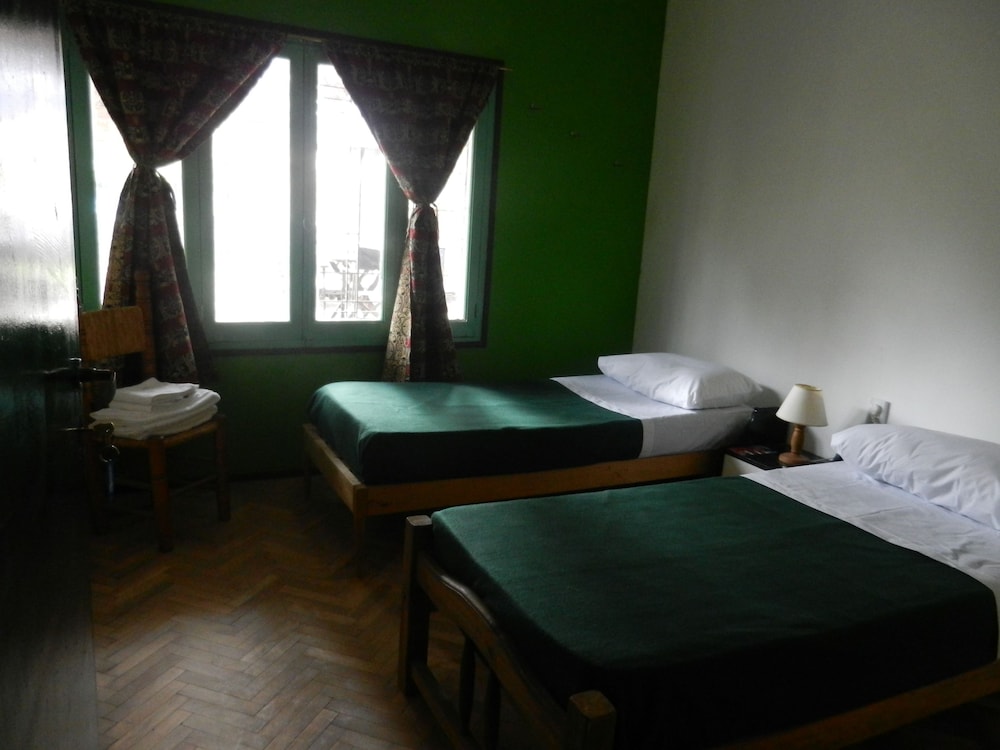 Family Quadruple Room, Multiple Beds, Private Bathroom photo 2
